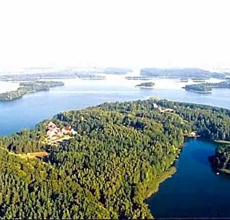 Nad Jeziorem Otel Kretowiny